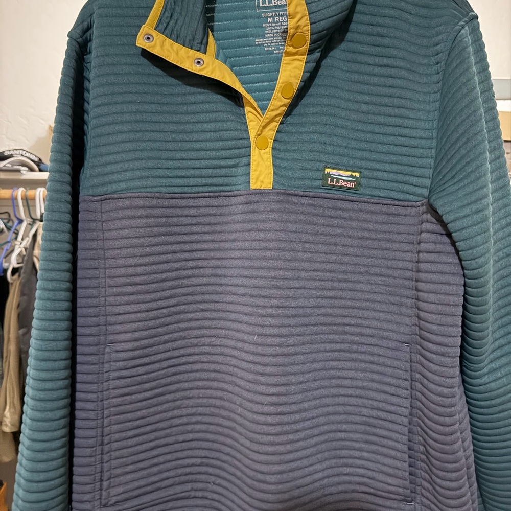 L.L. Bean Men's Sweater - Teal and Dark Blue